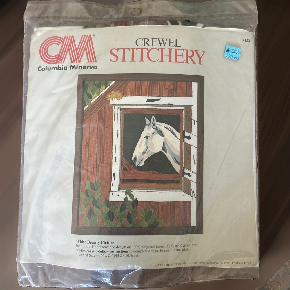 1982 Columbia Minerva White Beauty Horse Barn Crewel Stitchery Kit 16x20 New